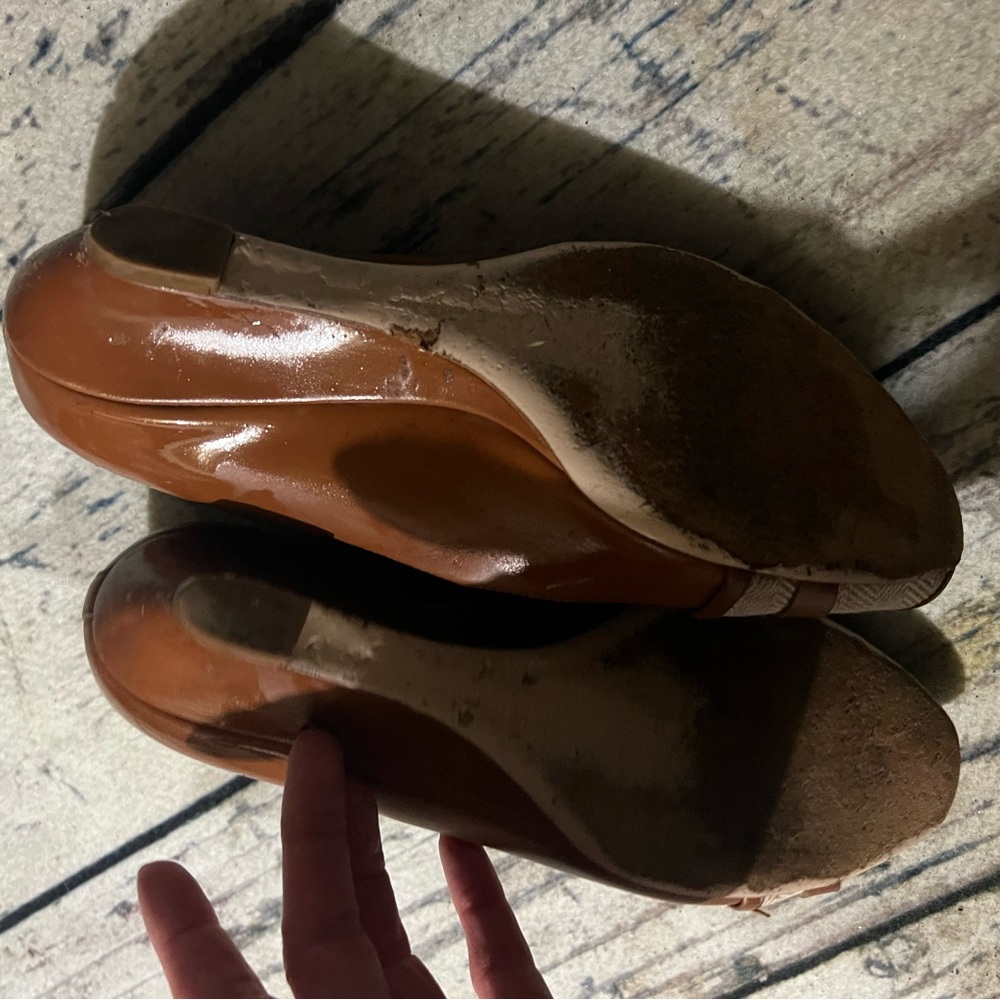 Salvatore Ferragamo Brown and Cream Flats with Gold Accents - Picture 7 of 11